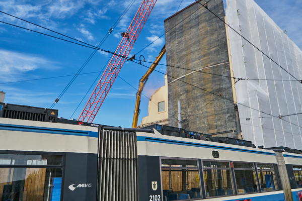 18.06.2019 - Abriss des Hotels Königshof in München.