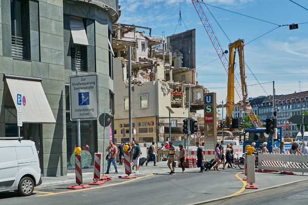 19.06.2019 - Abriss Hotel Königshof in München