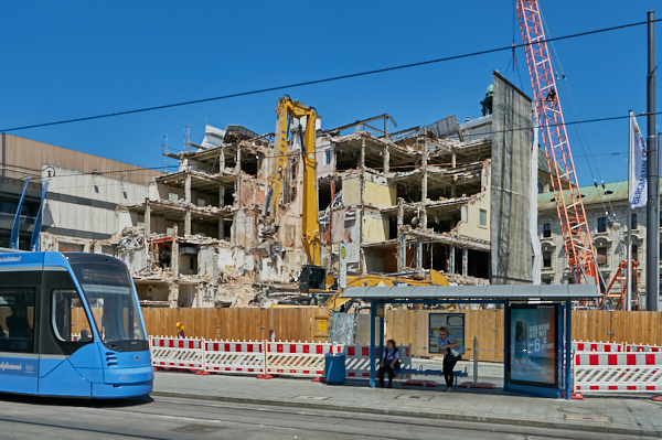 19.06.2019 - Abriss Hotel Königshof in München