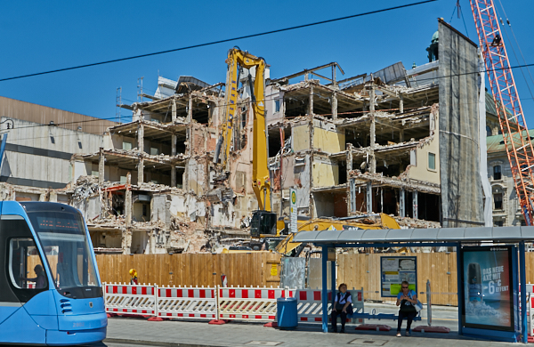 19.06.2019 - Abriss Hotel Königshof in München
