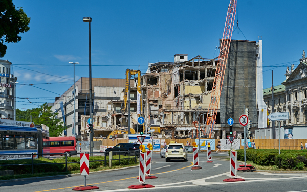 19.06.2019 - Abriss Hotel Königshof in München