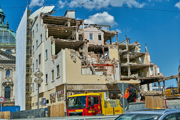 19.06.2019 - Abriss Hotel Königshof in München