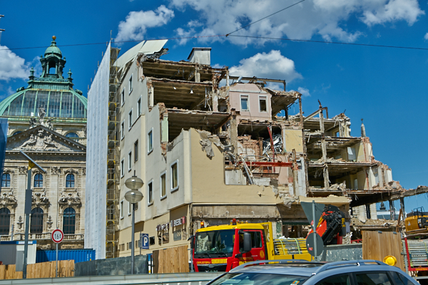 19.06.2019 - Abriss Hotel Königshof in München