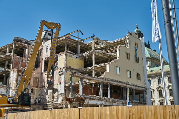 19.06.2019 - Abriss Hotel Königshof in München