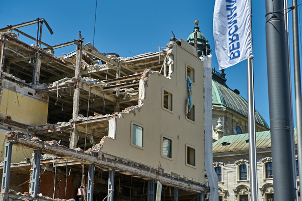19.06.2019 - Abriss Hotel Königshof in München