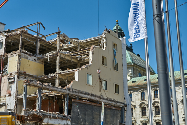 19.06.2019 - Abriss Hotel Königshof in München