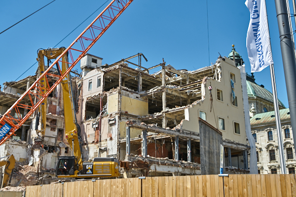 19.06.2019 - Abriss Hotel Königshof in München