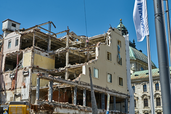 19.06.2019 - Abriss Hotel Königshof in München
