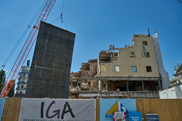 19.06.2019 - Abriss Hotel Königshof in München