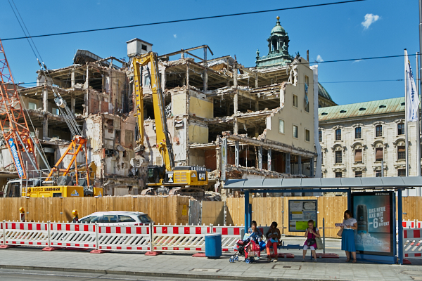 19.06.2019 - Abriss Hotel Königshof in München