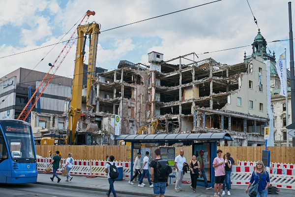 21.06.2019 - Abriss des Hotel Königshof München am Stachus