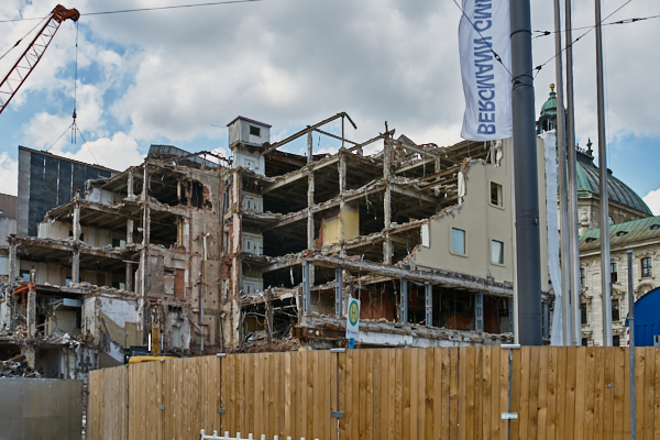 21.06.2019 - Abriss des Hotel Königshof München am Stachus