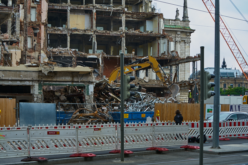 22.06.2019 - Abriss des Luxushotels Königshof am Münchner Stachus