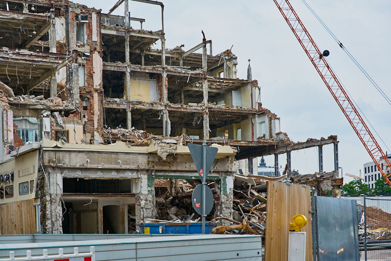 22.06.2019 - Abriss des Luxushotels Königshof am Münchner Stachus