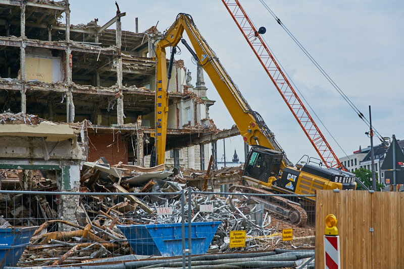 22.06.2019 - Abriss des Luxushotels Königshof am Münchner Stachus