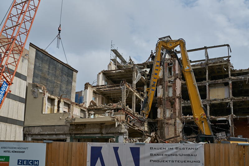 22.06.2019 - Abriss des Luxushotels Königshof am Stachus München