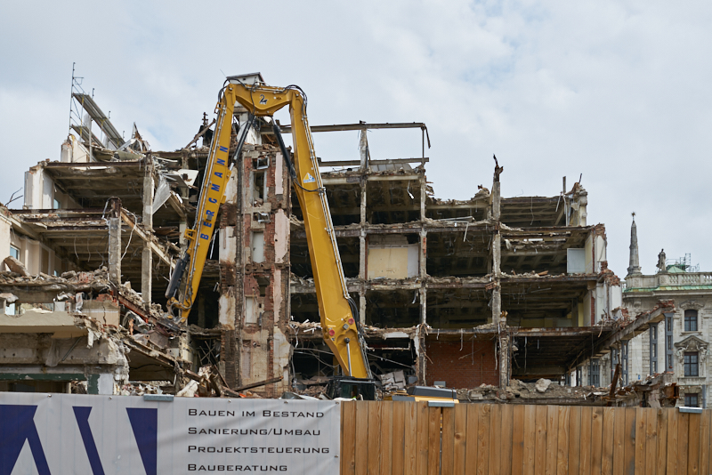 22.06.2019 - Abriss des Luxushotels Königshof am Stachus München