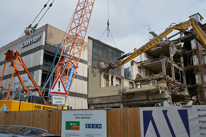 22.06.2019 - Abriss des Luxushotels Königshof am Stachus München