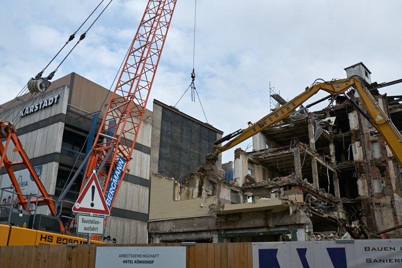 22.06.2019 - Abriss des Luxushotels Königshof am Stachus München