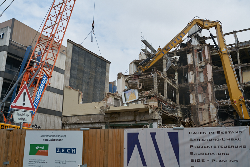22.06.2019 - Abriss des Luxushotels Königshof am Stachus München