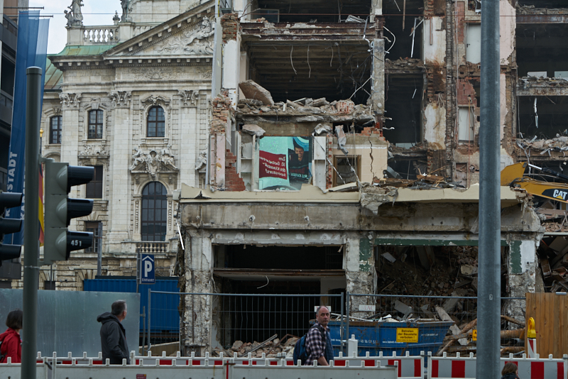 22.06.2019 - Abriss des Luxushotels Königshof am Stachus München