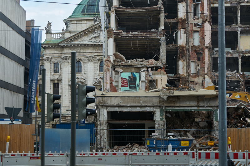 22.06.2019 - Abriss des Luxushotels Königshof am Stachus München