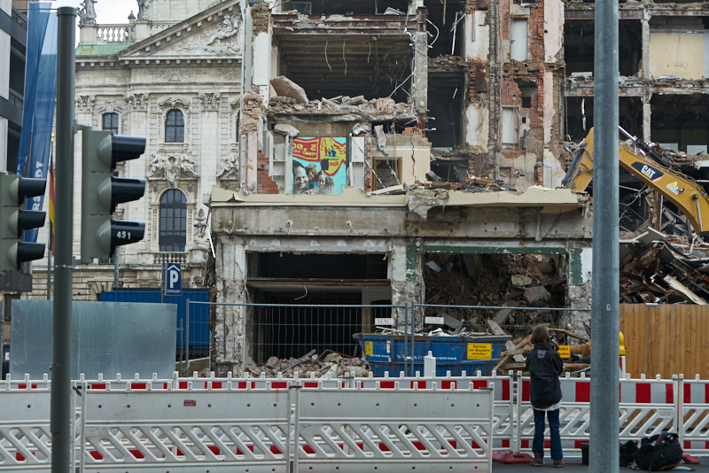 22.06.2019 - Abriss des Luxushotels Königshof am Stachus München