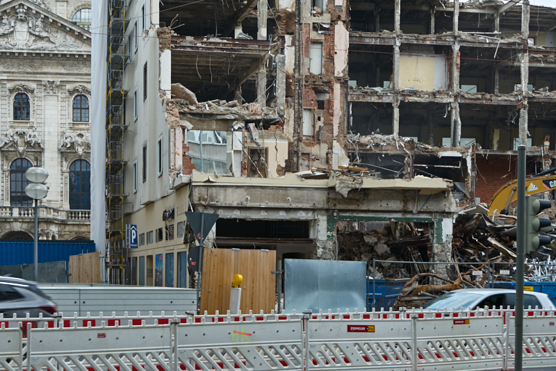 22.06.2019 - Abriss des Luxushotels Königshof am Stachus München