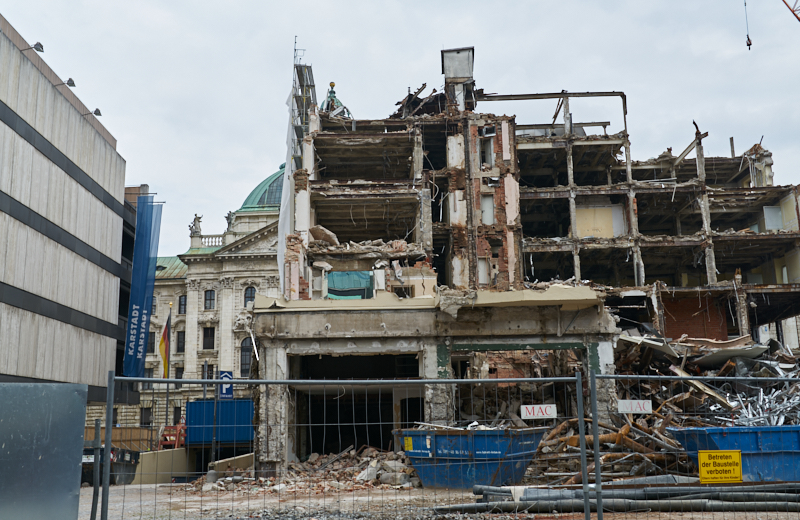 22.06.2019 - Abriss des Luxushotels Königshof am Stachus München