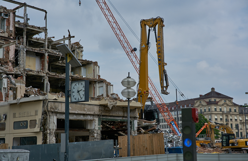 22.06.2019 - Abriss des Luxushotels Königshof am Stachus München