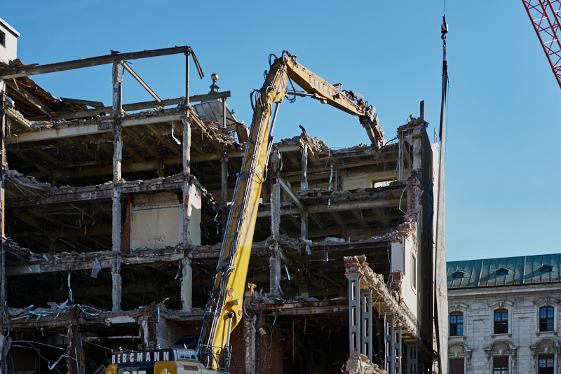 24.06.2019 - Der Abriss des Hotels Köniogshof München am Stachus