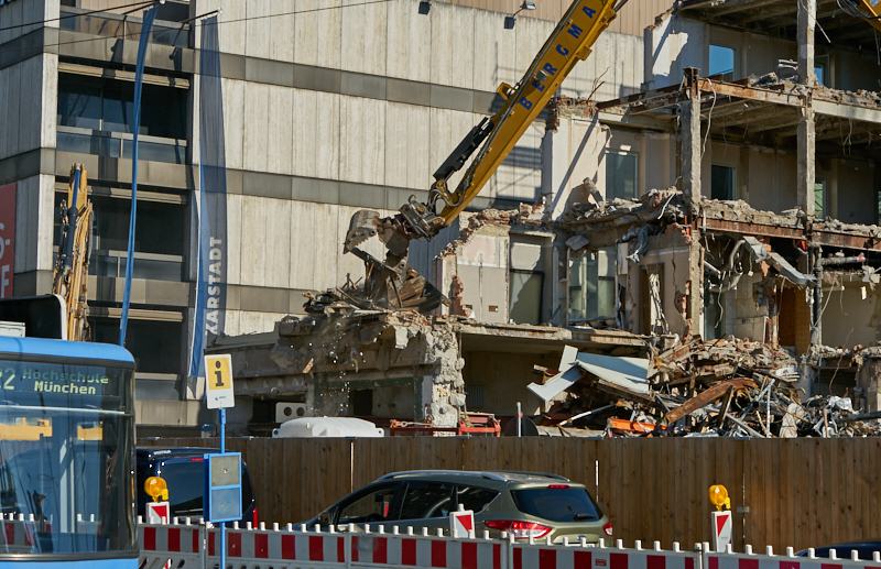 24.06.2019 - Der Abriss des Hotels Köniogshof München am Stachus