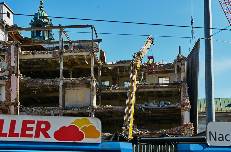 24.06.2019 - Der Abriss des Hotels Köniogshof München am Stachus