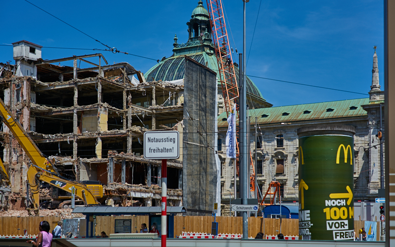 24.06.2019 - Der Abriss des Hotels Köniogshof München am Stachus
