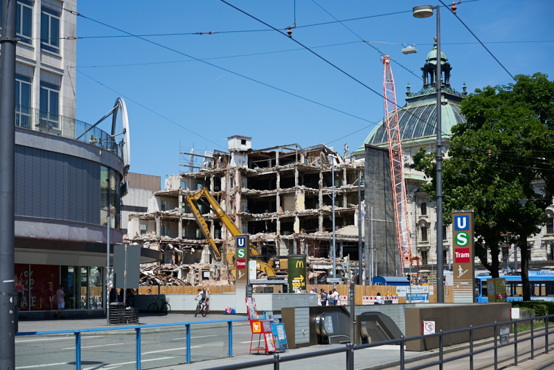 24.06.2019 - Der Abriss des Hotels Köniogshof München am Stachus