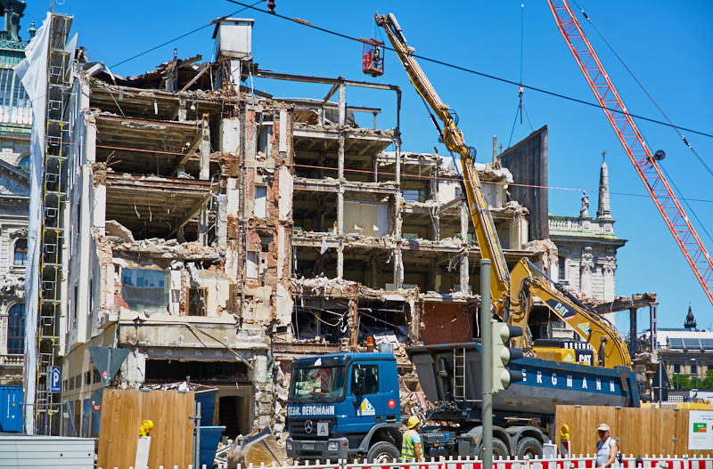 24.06.2019 - Der Abriss des Hotels Köniogshof München am Stachus