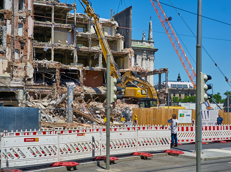 24.06.2019 - Der Abriss des Hotels Köniogshof München am Stachus