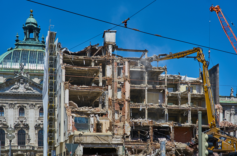 24.06.2019 - Der Abriss des Hotels Köniogshof München am Stachus