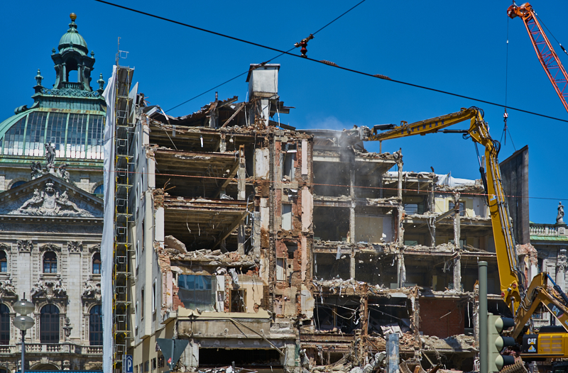 24.06.2019 - Der Abriss des Hotels Köniogshof München am Stachus