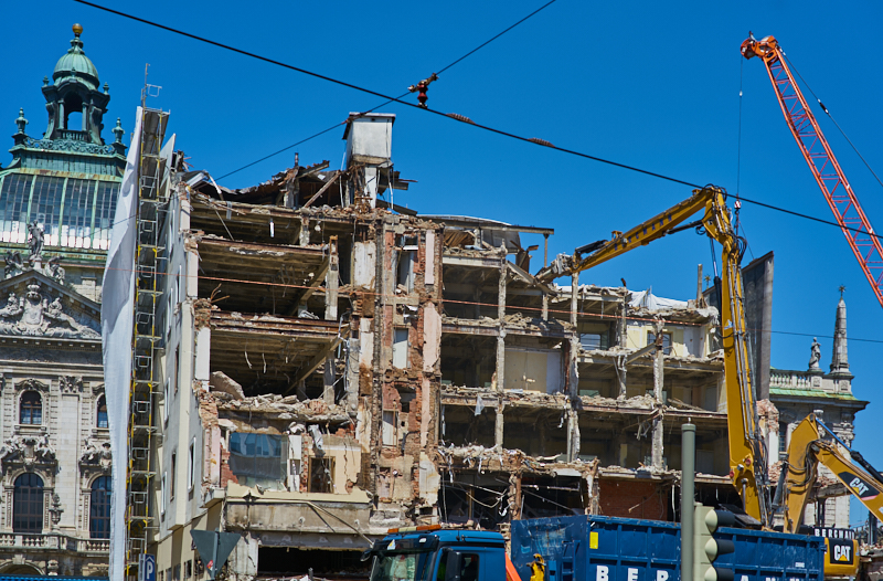 24.06.2019 - Der Abriss des Hotels Köniogshof München am Stachus