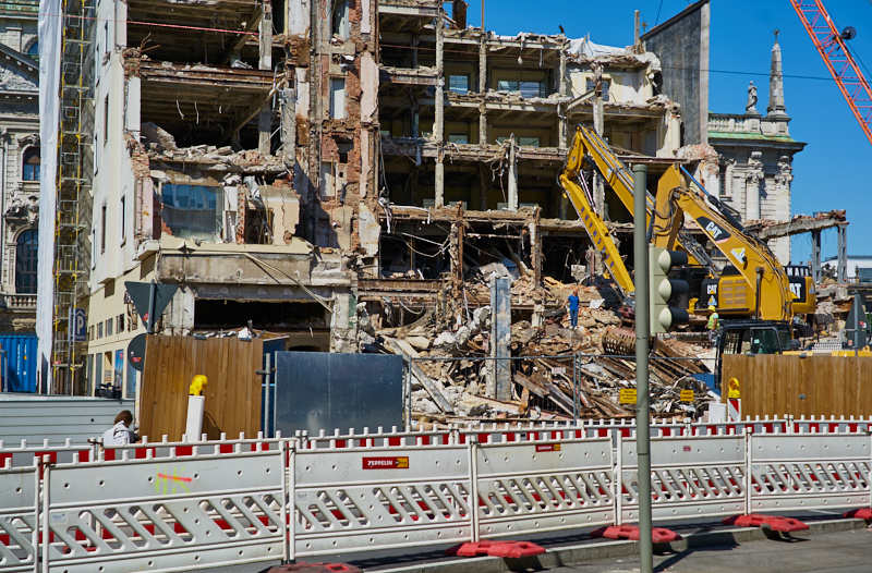 24.06.2019 - Der Abriss des Hotels Köniogshof München am Stachus