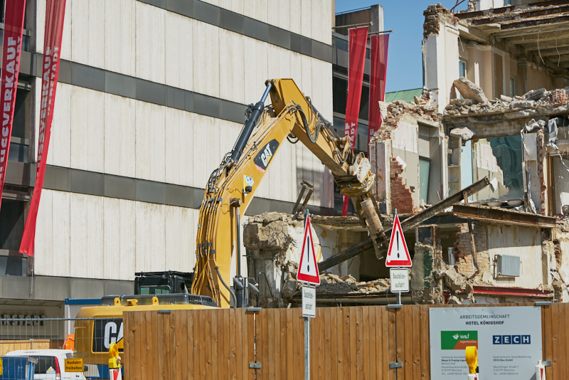 26.06.2019 - Abriss und Neubau des Luxushotels Königshof