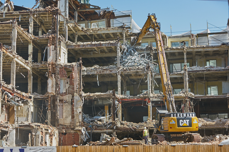 26.06.2019 - Abriss und Neubau des Luxushotels Königshof