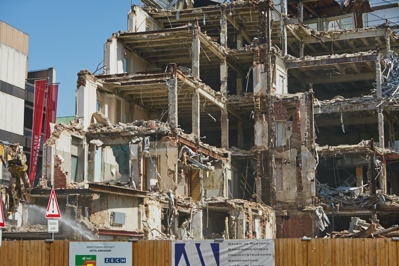 26.06.2019 - Abriss und Neubau des Luxushotels Königshof