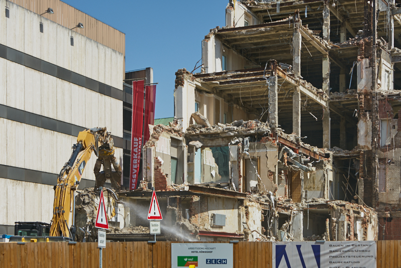 26.06.2019 - Abriss und Neubau des Luxushotels Königshof