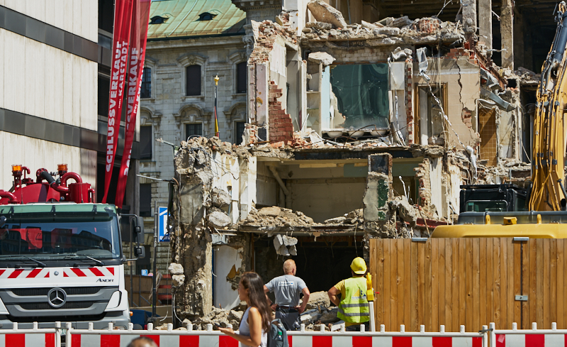26.06.2019 - Abriss und Neubau des Luxushotels Königshof