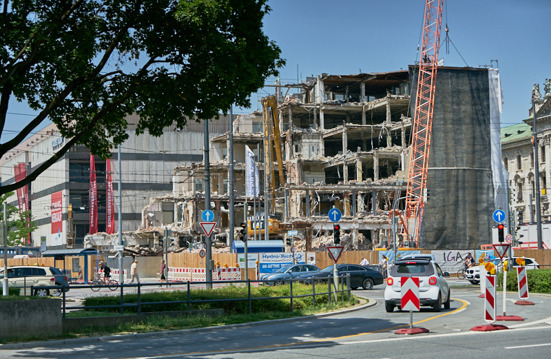 26.06.2019 - Abriss und Neubau des Luxushotels Königshof