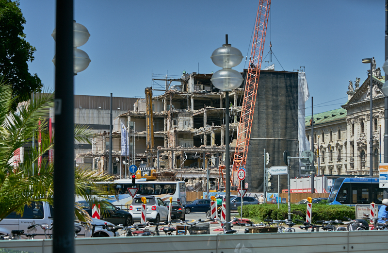 26.06.2019 - Abriss und Neubau des Luxushotels Königshof
