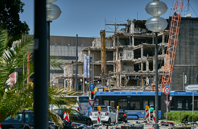 26.06.2019 - Abriss und Neubau des Luxushotels Königshof