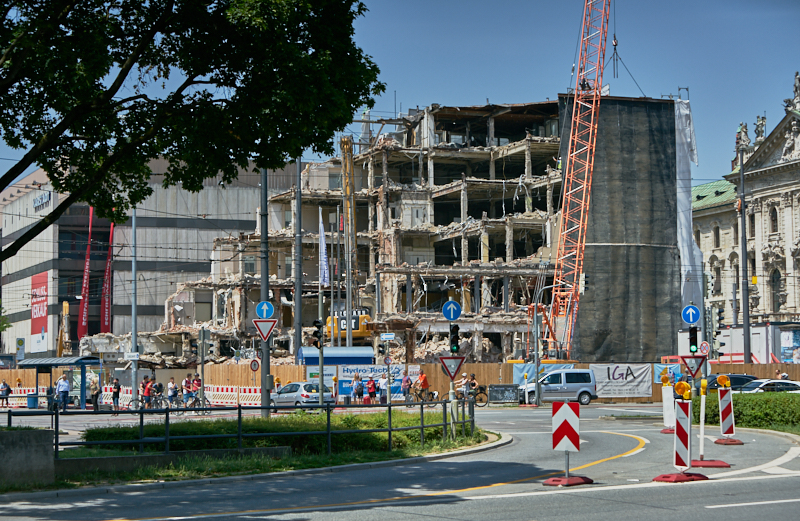 26.06.2019 - Abriss und Neubau des Luxushotels Königshof